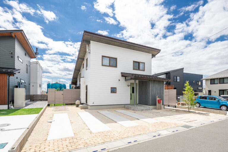 【築浅中古戸建】加須市北下新井｜3LDK＋S｜3,780万円 アイチャッチ